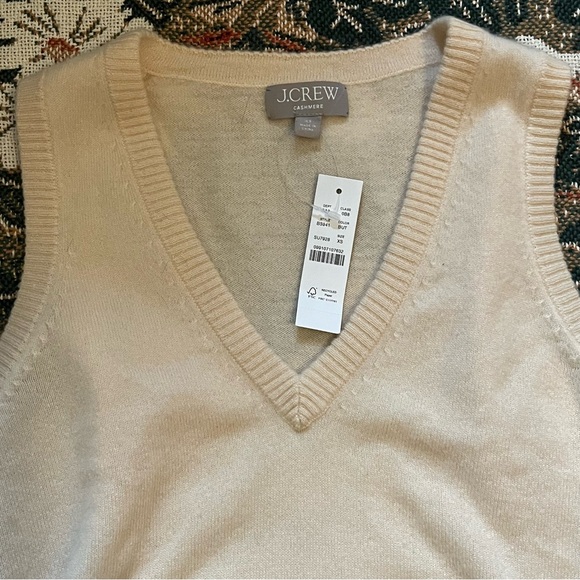 New J Crew cashmere sweater vest - Picture 2 of 3